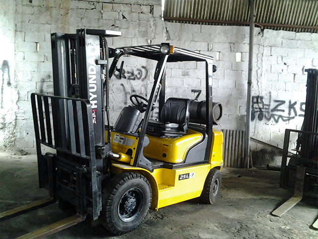 Locação de empilhadeiras elétricas em SP é na ZKS Empilhadeiras